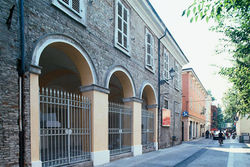 �NA SPECIE DE CADAVERE LUNGHISSIMO